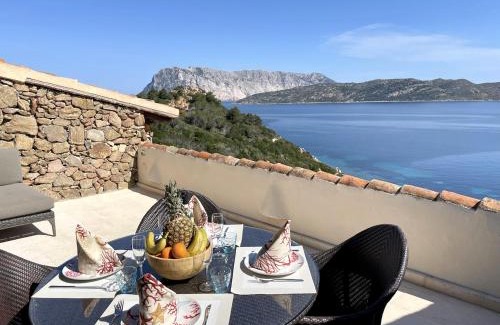 Capo Coda Cavallo Apartment | SAN TEODORO PUNTA EST FANTASTICO TRILOCALE VISTA MARE