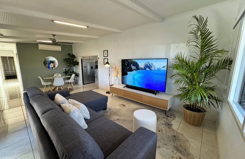 Golden Beach House | Sand Bars - Spacious, Beach, Pets