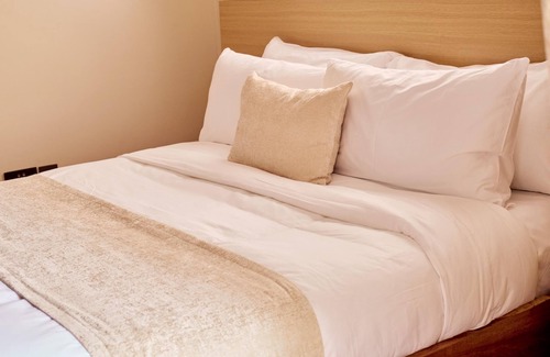 Entebbe Bed & Breakfast | Sand Grains Residences 011