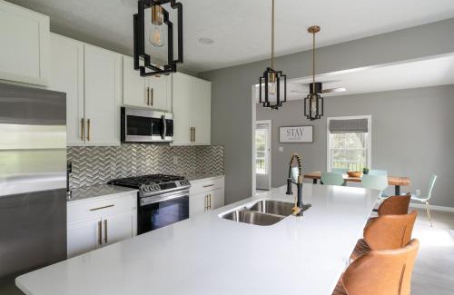 West Lafayette House | SAND HILL COTTAGE 3 Bedroom Home near PURDUE! River & Park View