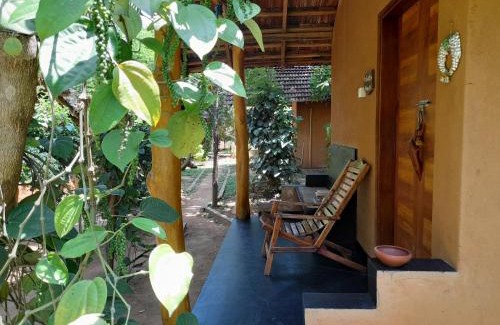 Udawalawa Hotel | Sandalwood Cottage