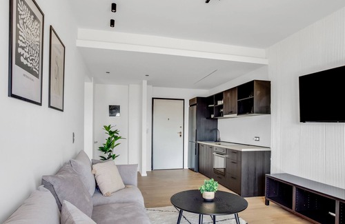 Thessaloniki Apartment | Sanders Arch - Darling 1-bdr Apt w Balcony