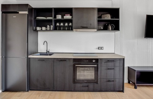 Thessaloniki Apartment | Sanders Arch - Darling 1-bdr Apt w Balcony