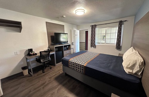 Livermore Hotel | Sands Motel