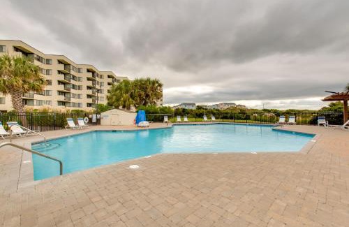 Atlantic Beach Apartment | Sands Villa Resort Oceanfront Condo with Pools!