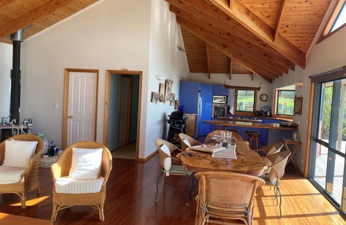 Mahinepua House | Sandy beach Mahinepua