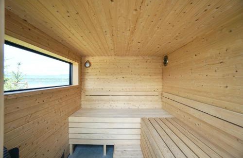 Kawayu Onsen Villa | SANSUI - Lakeside Villa