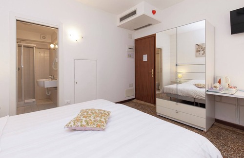 Dorsoduro House | Santa Margherita Guesthouse