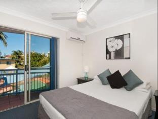 Surfers Paradise Apartment | Santana Resort Surfers Paradise