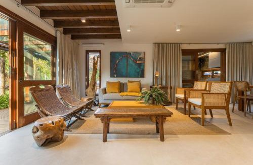 Praia do Rosa House | Santi Sabai Ibira - Um Refúgio às Margens da Lagoa