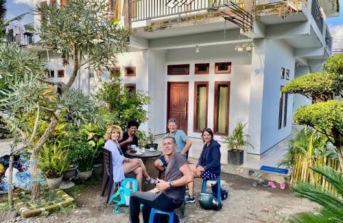 Moni Bed & Breakfast | Santiago Bed and Breakfast at Desa Wisata Moni