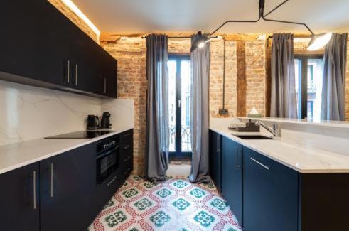 Bilbao la Vieja Apartment | Santiago by Staynnapartments