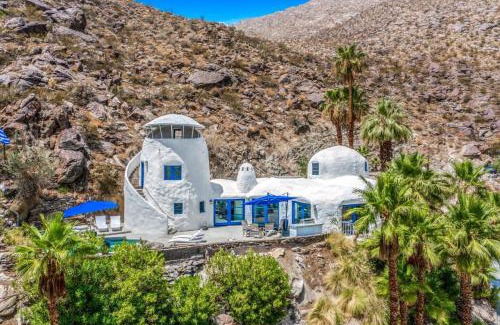 The Mesa House | Santorini House Panoramic Palm Springs Views