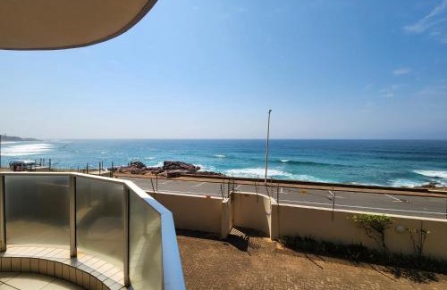 Margate Beach Apartment | Santorini, Margate