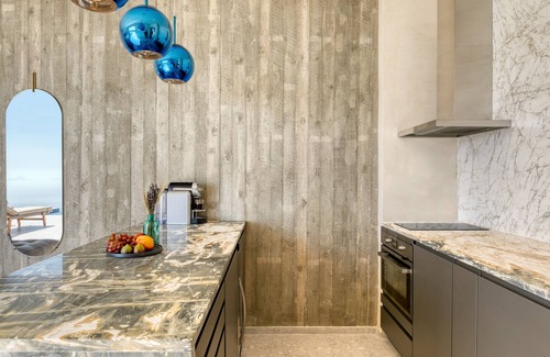 Pyrgos Hotel | Santorini Sky, Luxury Resort