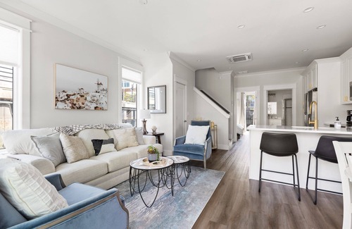 River District Boat Rental | Santorini - Stay Afloat on Downtown Wilmington's Riverwalk