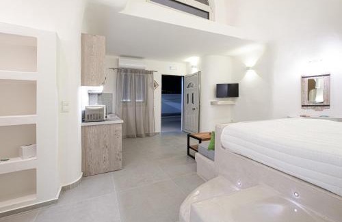 Karterados Bed & Breakfast | Santoterra Antigua Suites