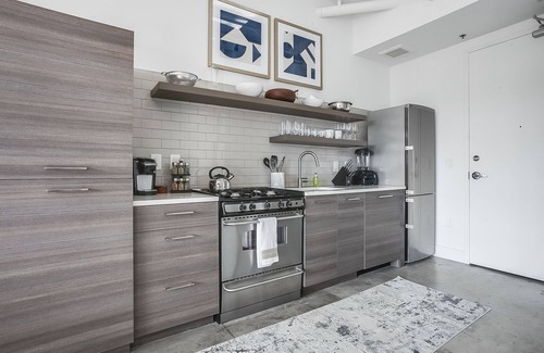 Old Fourth Ward Apartment | Sapphire Studio by Atlanta Luxury Rentals