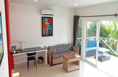 Koh Rong Sanloem Hotel | Saracen Bay Resort