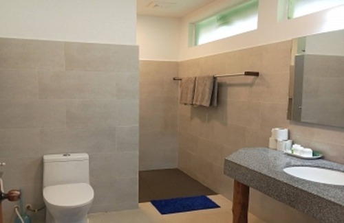 Koh Rong Sanloem Hotel | Saracen Bay Resort