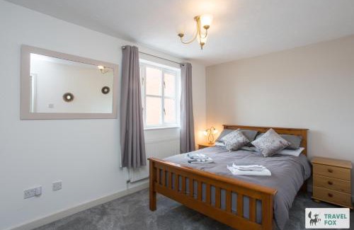 Rocester House | Sarah's House BBQ Parking 10mins To Alton Towers