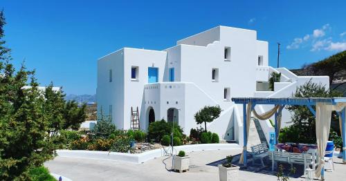 Milos House | Sarakiniko Rooms