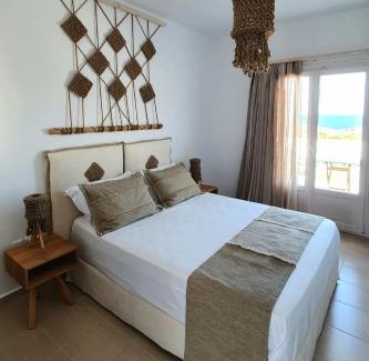 Milos House | Sarakiniko Rooms