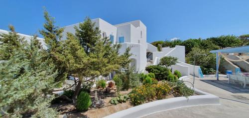 Milos House | Sarakiniko Rooms