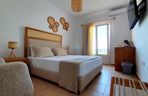 Milos House | Sarakiniko Rooms