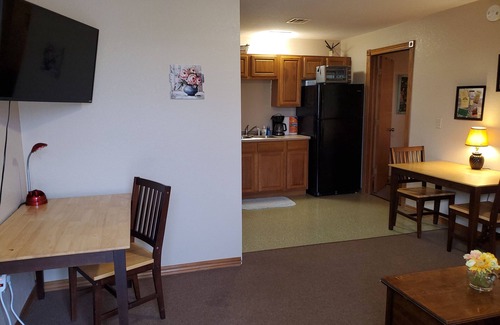 Garfield Apartment | Sassafras Inn/Unit B - Close to Marina & Boat Launch; 30 min to Eureka Springs