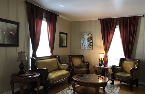 Mena Bed & Breakfast | Sassafras Inn