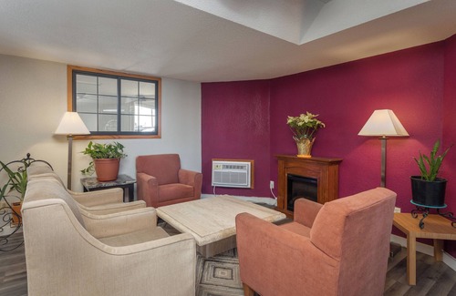 Sauk Centre Hotel | Sauk River Inn & Suites, a Travelodge by Wyndham
