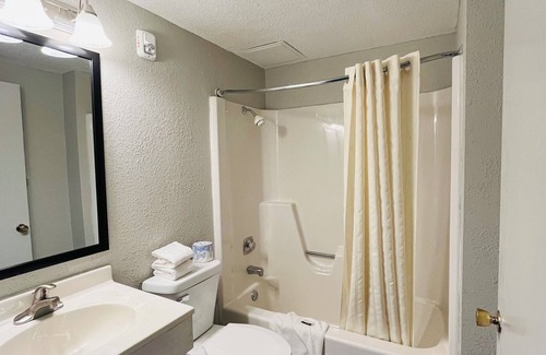 Sauk Centre Hotel | Sauk River Inn & Suites, a Travelodge by Wyndham