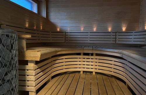 Espoo Ski Chalet | Sauna cottage in Nuuksio with private Hot Tub