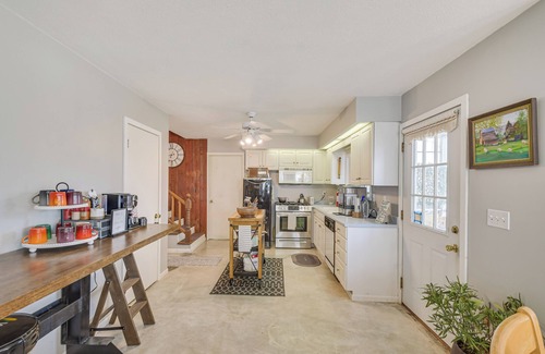 Smithshire House | Sauna & Private Hot Tub: Kirkwood Farmhouse!