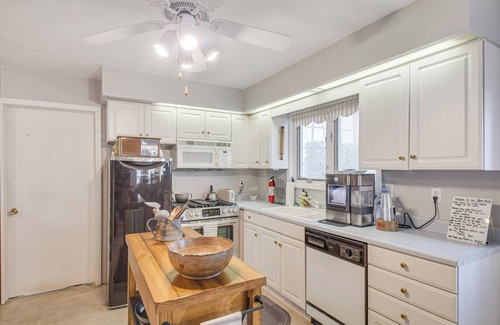 Smithshire House | Sauna & Private Hot Tub: Kirkwood Farmhouse!