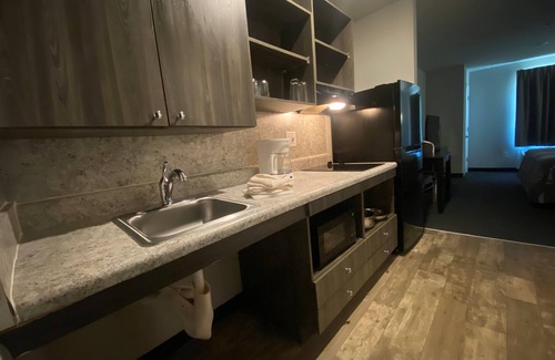 Ben Hill Hotel | Savannah Suites Atlanta Airport