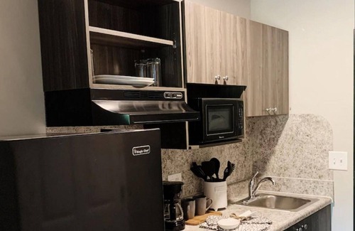 Ben Hill Hotel | Savannah Suites Atlanta Airport