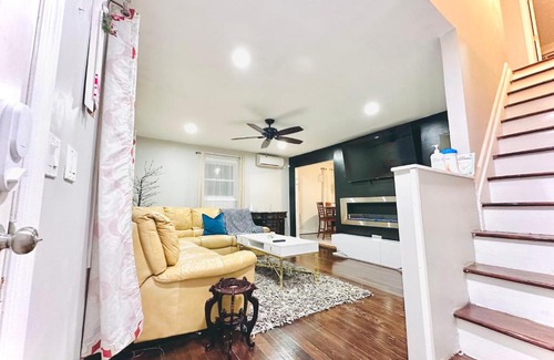 Shirley House | Savvy Beach Stay