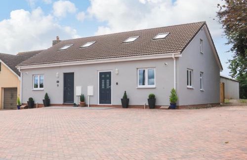 Dawlish House | Sawtons Cottage 2