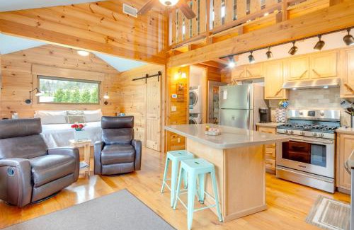 Skyland House | Sawyers Cabin with Hot Tub in Blue Ridge Mtns!