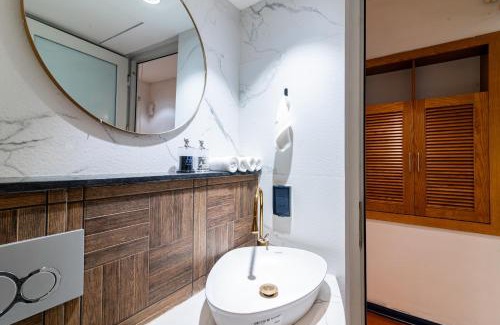 Trang Tien House | SaziHome Le Thanh Tong Hanoi