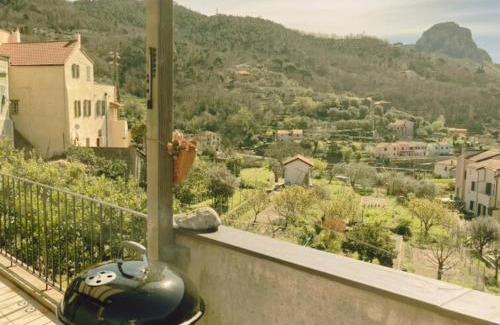Calice Ligure Apartment | Sbilenca Sbilenchina - Charming Houses, Garden & BBQ for Climbers, MTB Lovers & Families