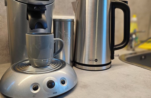 Buderich Apartment | Scandi Studio with balcony I 15 min Düsseldorf fair & airport