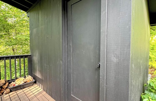 Springfield House | Scandinavian Serenity with A Sauna Close To Okemo