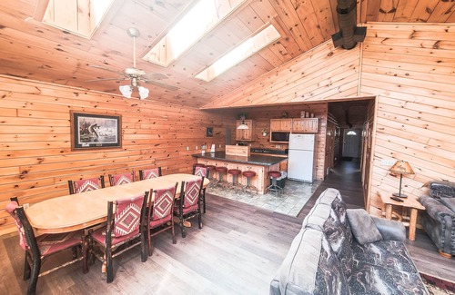Chief Lake Resort | Scarlet Oak Cabin- Cabin on the Chippewa Flowage within a Resort