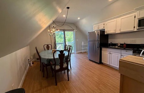 Searsport Apartment | Scenic 2-Bedroom Apartment Nestled in a Historic Bayside Victorian Home