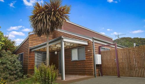 Apollo Bay House | Scenic Beach Escape - BYO Linen