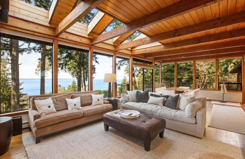 Freeland House | Scenic Getaway