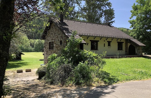 Sankt-Vith House | Scenic Home Near Forest